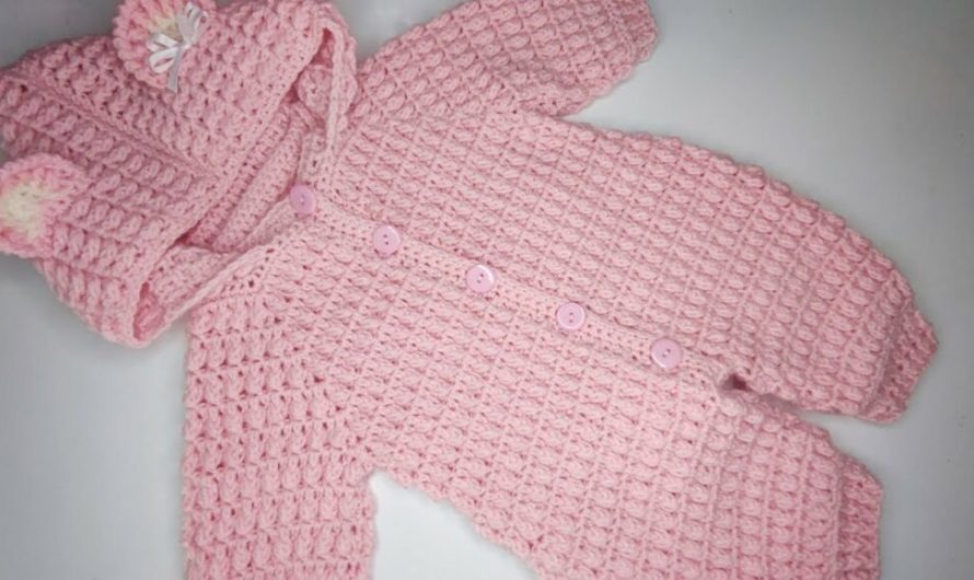 How to Crochet a Baby Onesie / Bodysuit