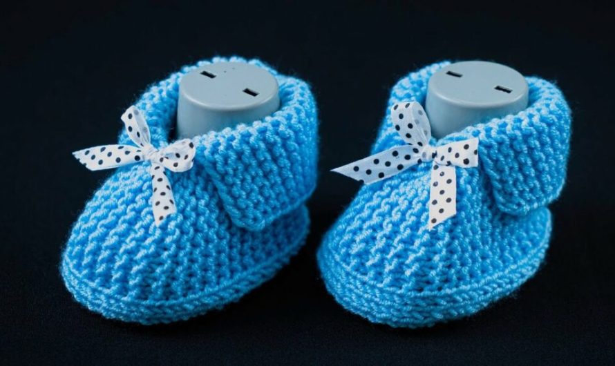 Knitted slippers from 0 to 3-months-old easily and simply!