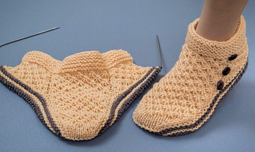 Simple and warm knitted slippers-socks with the pattern “Stars” – for beginners
