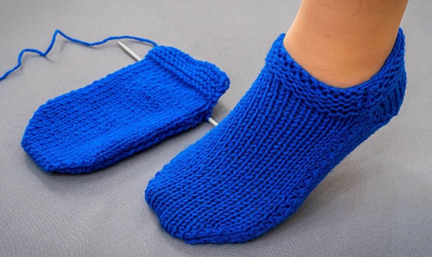 How to Make Seamless Slippers on 2 Knitting Needles (Beginner-Friendly Guide)