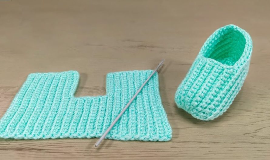 The Cozy Crochet baby booties
